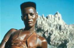 grace-jones-that-grape-juice-2016-191919000.png