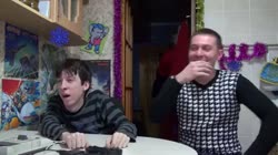 Смеется.mp4