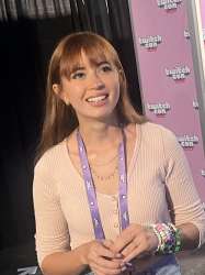 MayaHiga.jpg