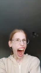 54x0chvFjDnZ33zK.mp4