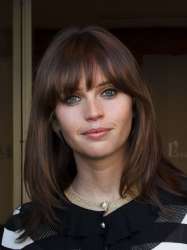 FelicityJones(29582838166).jpg