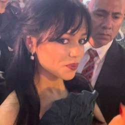 that-smirk-v0-birsv7pj6gmd1.jpg