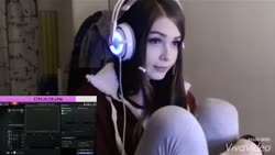 14671146289160.webm