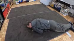 Наелся и спит.mp4