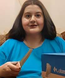 фаина с ножом.png