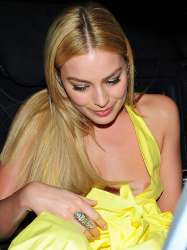 020318291764004102-margot-robbie-nipple-slip-thefappeningblog.com.jpg