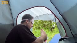 Щекотно. Слюна уже капает, облизать хочет.mp4