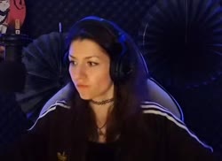 parich-tuz-kachaet-muz.webm