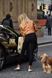 kimberley-garner-driving-out-her-ferrari-in-kensington-10-24-2018-4.jpg