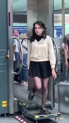 2025-08-2515-19-19-ezgif.com-crop-video.mp4