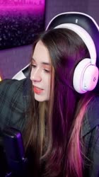 yuuechkaclips2025-08-29-16-01-431756472503871.mp4