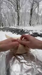 Karda Sucuklu Hamburger cooking sausage burger in the snow.mp4