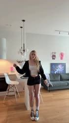 5305042294265104299.mp4