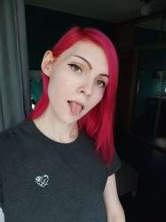 F27URnDW4AAGl49.jpg