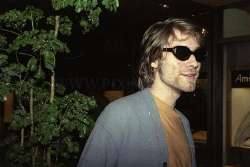 rare-pictures-of-kurt-cobain-43.jpg
