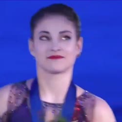 касторка танцует.mp4