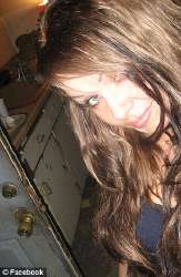 article-2163376-13BE1B0C000005DC-693306x469.jpg