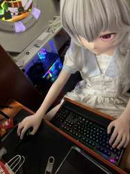 GIo6C0IagAAHEOC.jpg