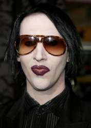 marilyn-manson-attends-world-premiere-nightmare-christmas-d-held-el-capitan-theatre-hollywood-79016030.jpg