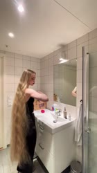 Juat a simple long braid for today! This is what i go for when im tir... [7299229497759517985].mp4