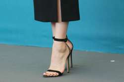 Vanessa-Kirby-Feet-5258481.jpg
