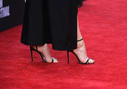 Vanessa-Kirby-Feet-6839995.jpg