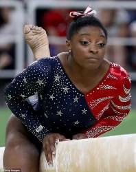 simonebiles4bythenownow1de706om.jpg