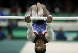 simonebiles5bythenownow1de706p0.jpg