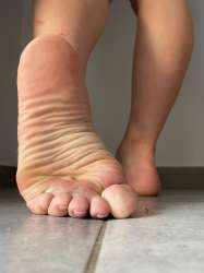 fit-whole-in-your-mouth-bb-v0-d3x5t4o1hcne1.jpg