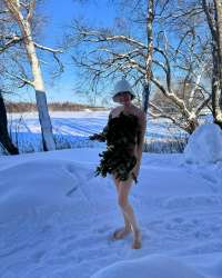 daryapoverennovasnowsexyfeet1byserovoydgzvtle.jpg