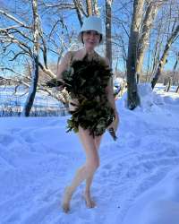 daryapoverennovasnowsexyfeet2byserovoydgzvtlz.jpg