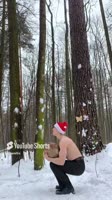 Качаю плечи и ноги камнем 60 кг.mp4