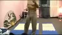 Анукабыстробросайбулкухлеба,бросайконфеты,чай,сюдавспортзал.mp4