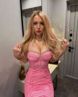 nataliaingrapes.jpg