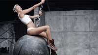d288dea49b51776bMileyCyrusWreckingBall2.2.gif