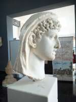 AnancientRomanbustofCleopatraVIIofPtolemaicEgypt1.jpg