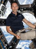 Suave Sławosz in the ISS Cupola.jpg