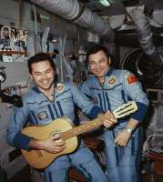 USSR collapsed 2 years later--1989 Mir expedition.jpg