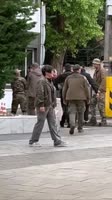 Доброволец - позвоните блядь в полицию, адвоката дайте мне.mp4