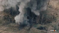 слдатка всу водбирала дроны и была уничтожена.mp4