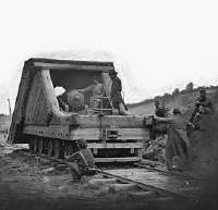 330px-USCivilWarrailwaygunandcrew.jpg