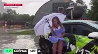 не по погоде оделась.mp4