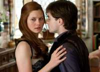dh1-still-bonnie-wright-26459800-1280-853-e1625488273247.jpg