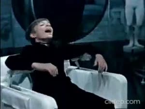 xocu-smeiatsia-piat-minut-iz-x-f-taina-zeleziGB2W62m.mp4