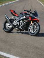 ApriliaTuono-V4-FactoryWall-img1440x19202.webp