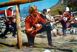 522347435224zulu-1964-009-michael-caine-rifle-00m-guz.jpg