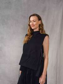 yvonne-strahovski-at-deadline-studio-contenders-television-0.jpg