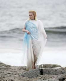 julia-garner-films-fantastic-four-in-los-angeles-8.jpg