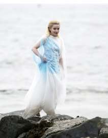 julia-garner-films-fantastic-four-in-los-angeles-5.jpg