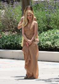 kate-mara-on-the-set-of-imperfect-women-in-pasadena-05-14-2025-6.jpg